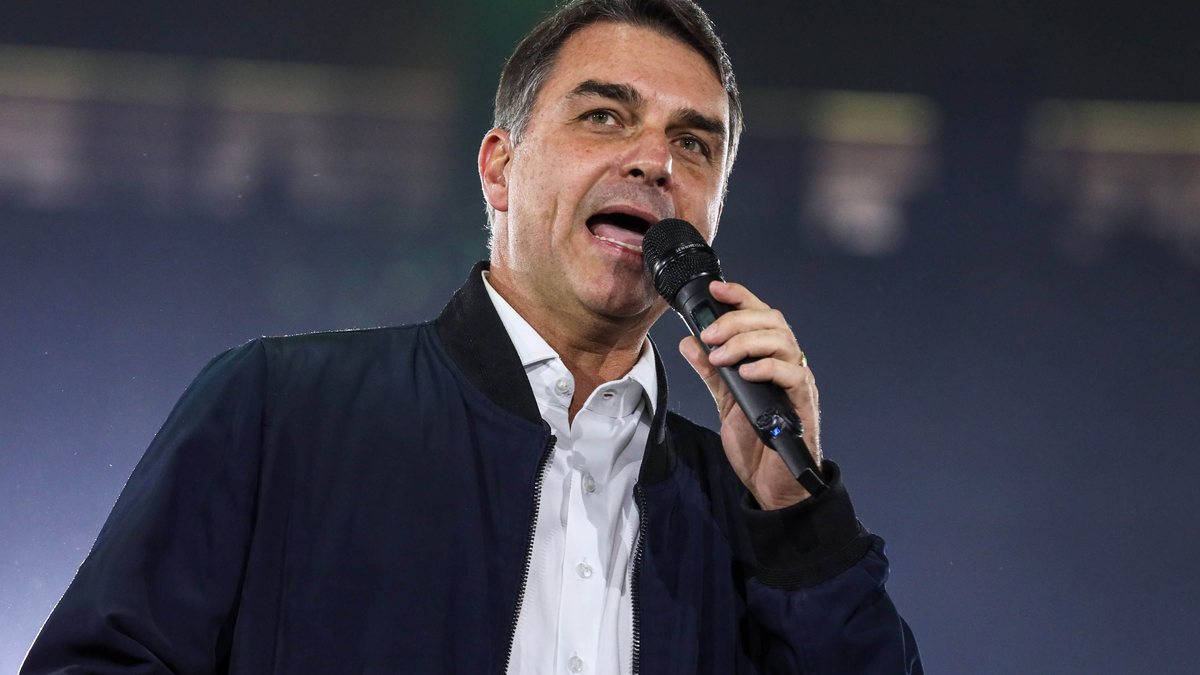 Imagem de Flávio afirma que direções partidárias impediram escolha de uma mulher para vice