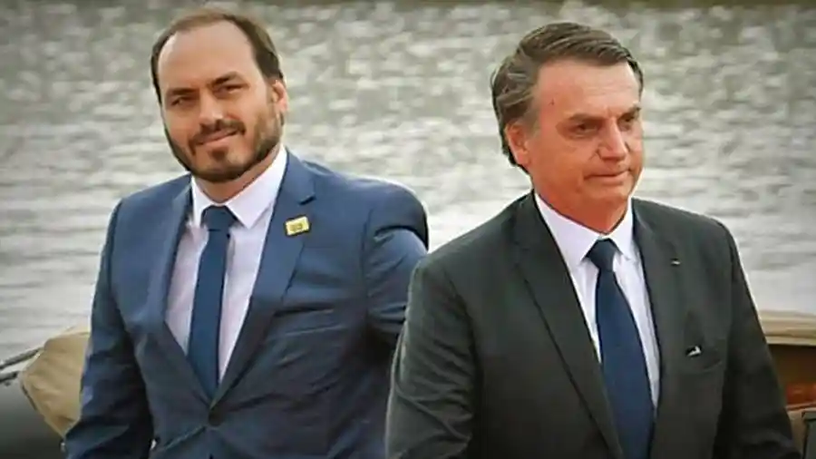 Imagem de Carlos Bolsonaro relata momento de fragilidade do pai em hospital e reforça pedido por domiciliar