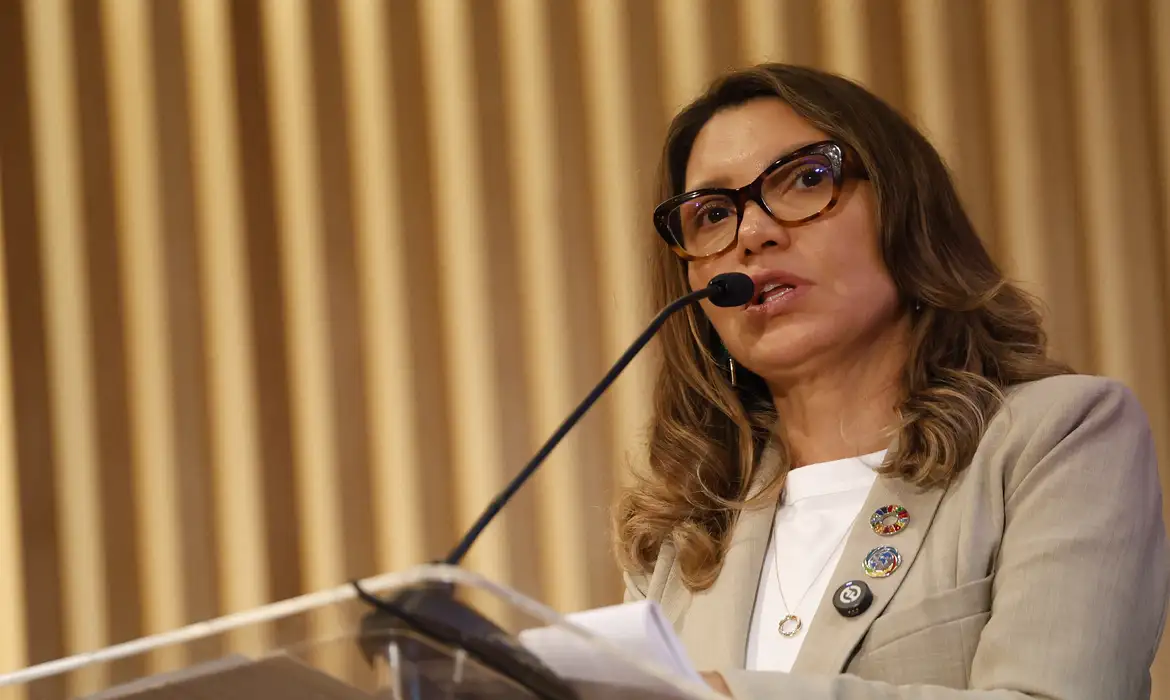 Imagem de Janja acusa Zezé de misoginia após cantor criticar aproximação do SBT com Lula e STF