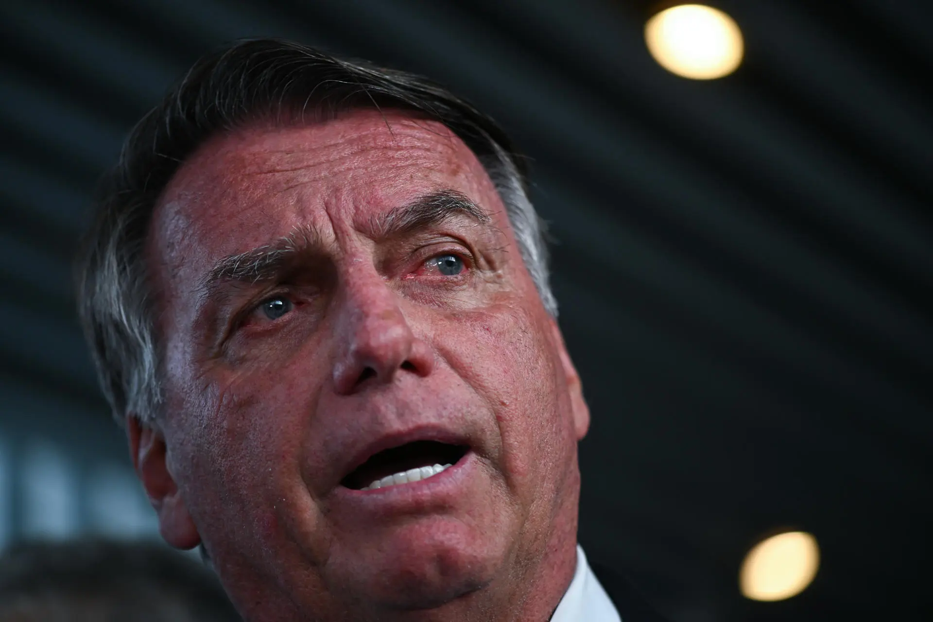 Imagem de PT arma campanha digital para explorar tornozeleira de Bolsonaro nas redes