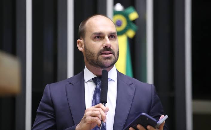 Imagem de Eduardo Bolsonaro denuncia abusos de Alexandre de Moraes e reforça defesa das liberdades individuais