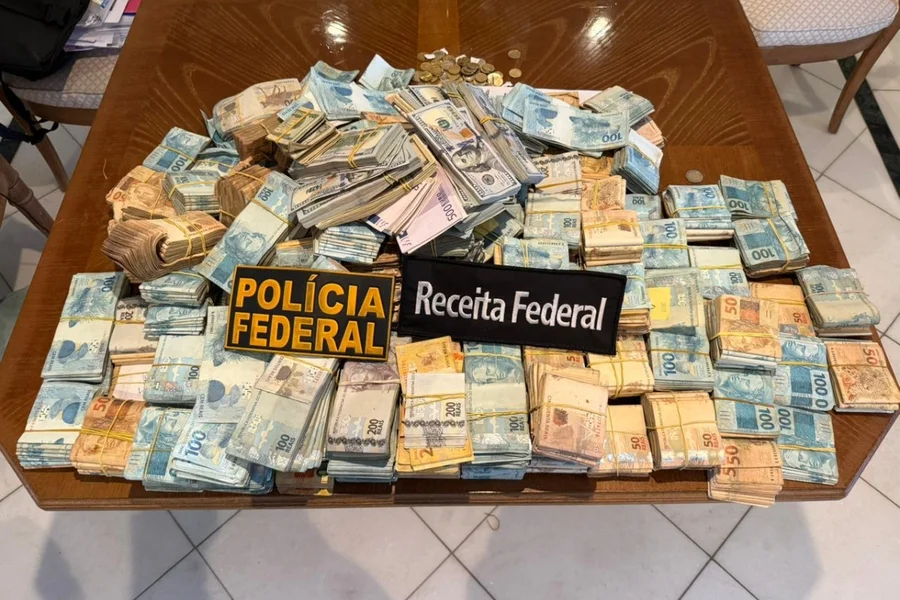 Imagem de PF apreende milhões em espécie com auditores investigados por esquema no Porto do Rio