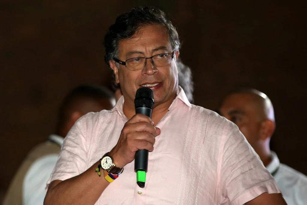 Imagem de Avianca cancela passagem de Gustavo Petro após sanções dos Estados Unidos