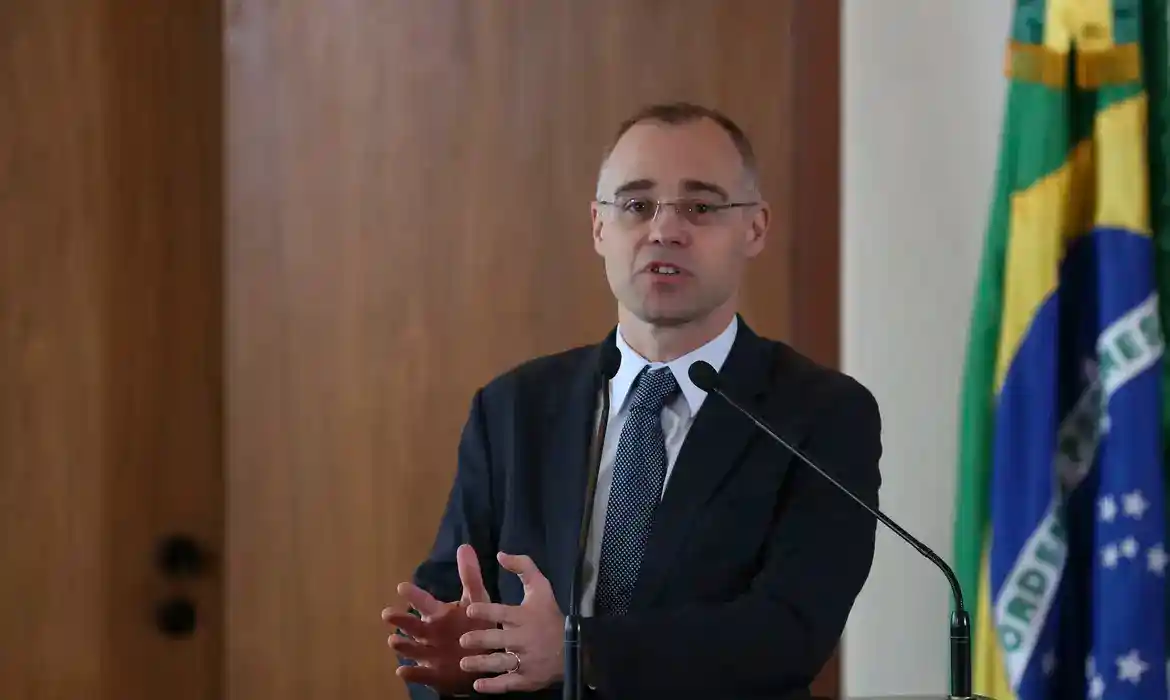 Imagem de André Mendonça retira sigilo de processo sobre pagamentos ligados a Vorcaro