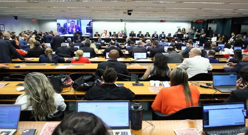 Imagem de PEC do fim da escala 6×1 avança ao Senado após aprovação na Câmara