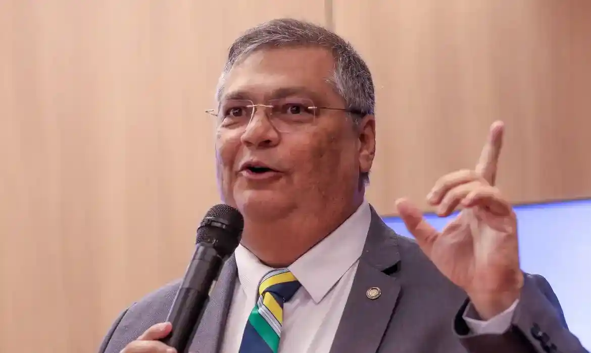 Imagem de Flávio Dino relata ameaça em aeroporto e pede campanhas de conscientização nas empresas