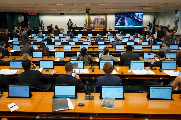 Imagem de CCJ da Câmara impõe nova derrota ao Planalto