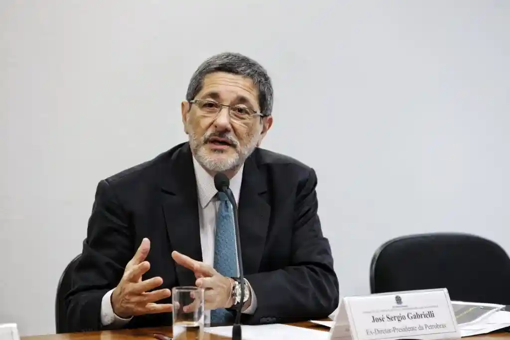 Imagem de Coordenador de Lula defende atuação do Tesouro para reduzir juros