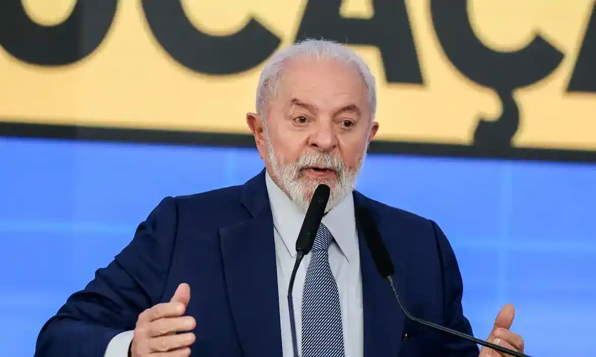 Imagem de Nunca coloque uma raposa no galinheiro de vocês, diz Lula