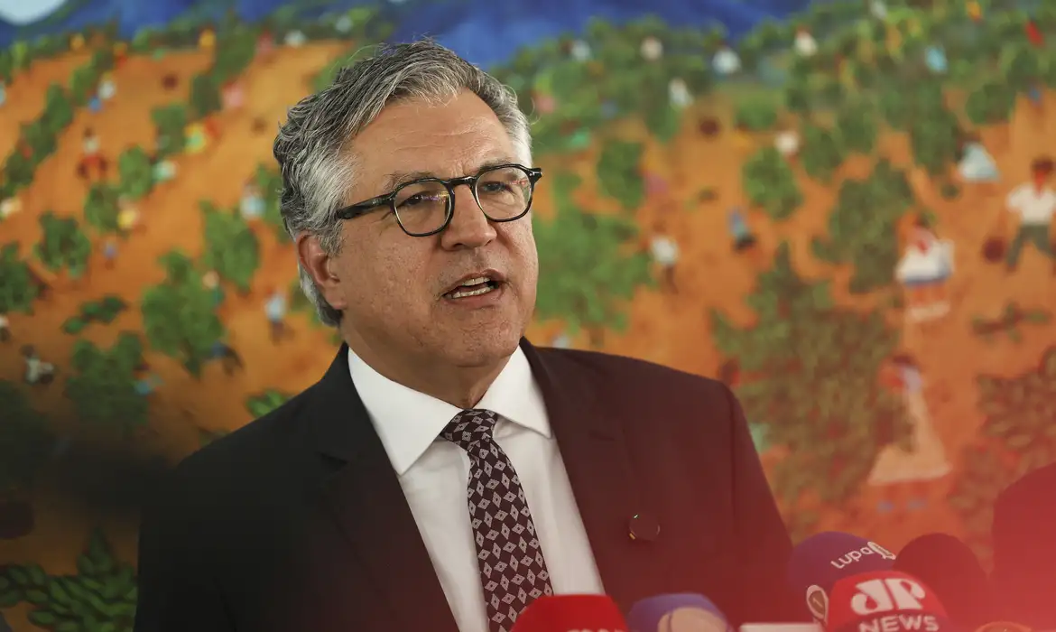 Imagem de Ministério da Saúde deixa de cobrar até R$ 1 bilhão ao sistema público