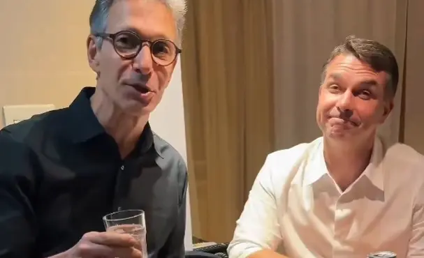 Imagem de Zema sinaliza apoio a Flávio Bolsonaro após pressão interna no Novo