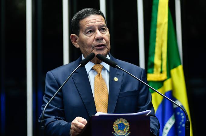 Imagem de “Não aceito que Trump venha meter bedelho”, diz Mourão sobre tarifas e assuntos internos do Brasil