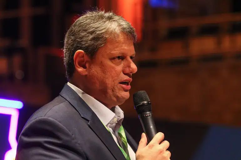 Imagem de Secretários de Tarcísio furam teto com jetons e chegam a ganhar mais de R$ 50 mil