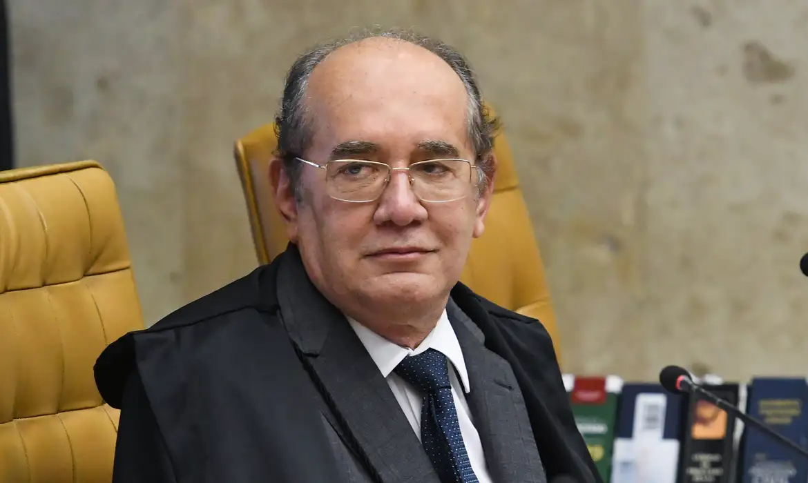 Imagem de Gilmar Mendes alfineta Fux e defende “resistência ao autoritarismo da Lava Jato”