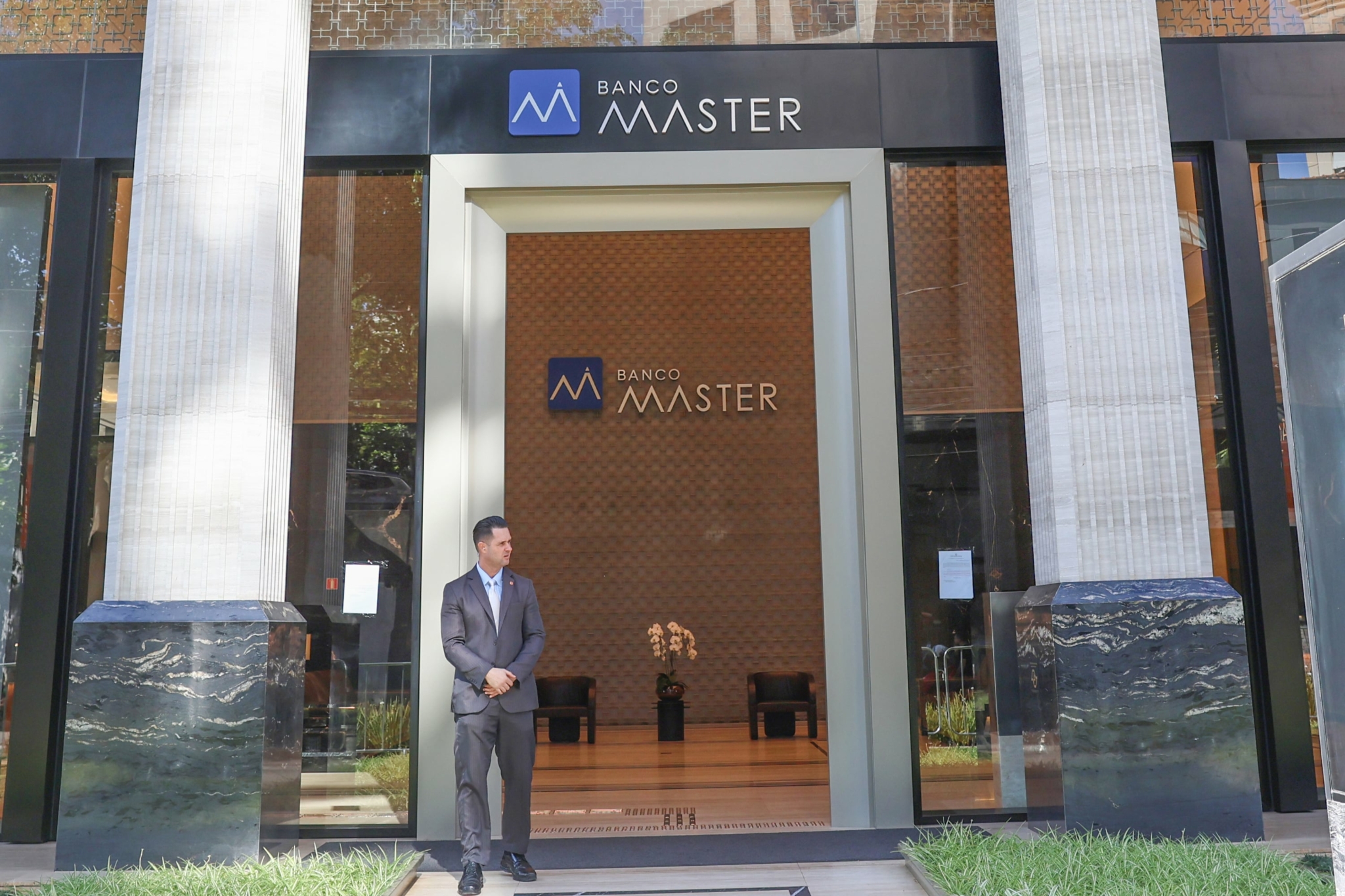 Imagem de Empresário baiano processa donos do Banco Master após perda de R$ 485 mil