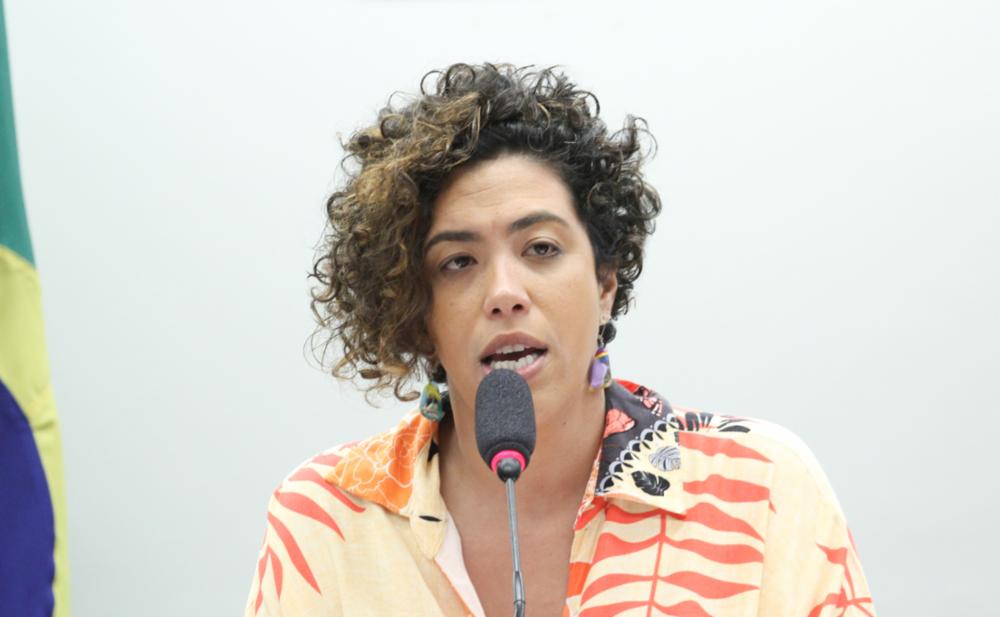 Imagem de Deputada do PSOL quer proibir helicópteros e drones em operações policiais