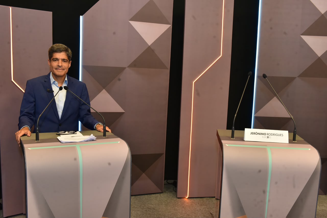 Imagem de Bahia é único estado sem debate da Globo após fuga de Jerônimo; emissora destaca ausência em rede nacional