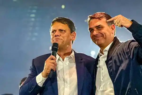 Imagem de Tarcísio chama de “estelionato eleitoral” promessa de Lula sobre passe livre no transporte público