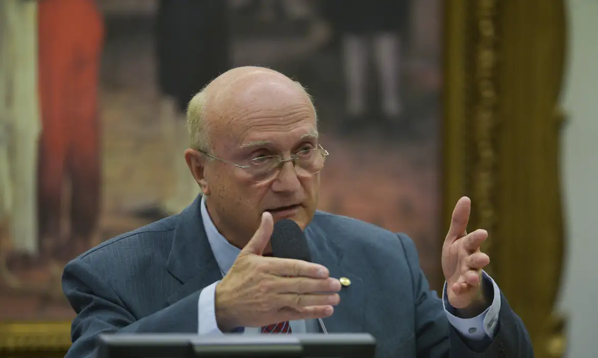 Imagem de MP no TCU aponta possível conflito de interesses em emenda de ex-ministro para empresa da qual é sócio