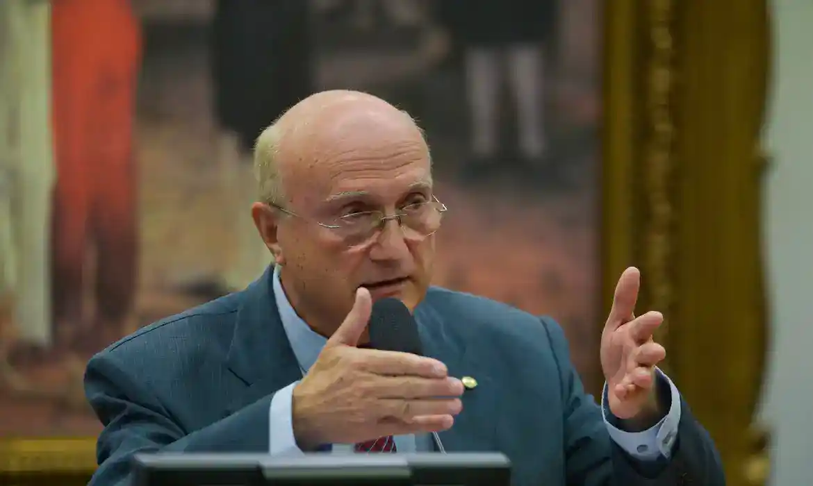 Imagem de MP no TCU aponta possível conflito de interesses em emenda de ex-ministro para empresa da qual é sócio