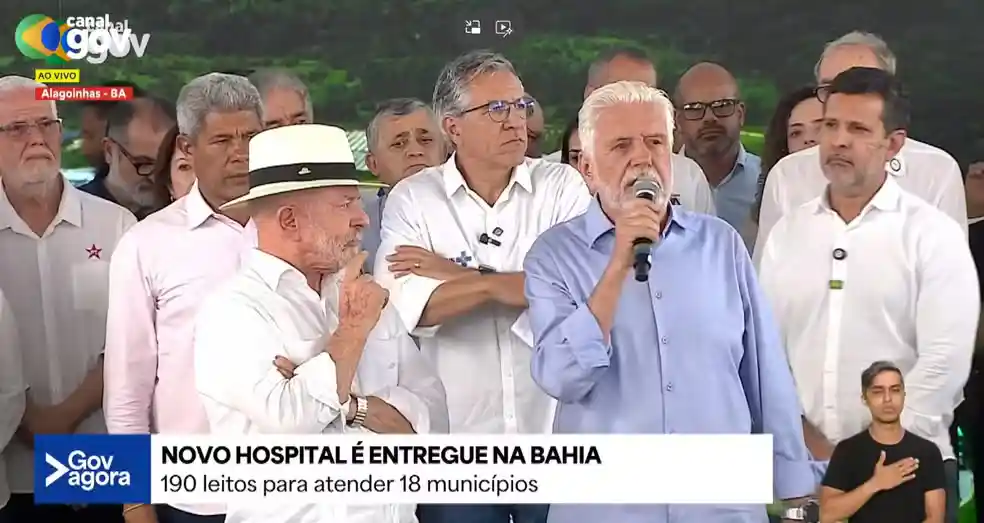 Imagem de Lula chama Jaques Wagner de "companheiro de longa data" durante agenda na Bahia