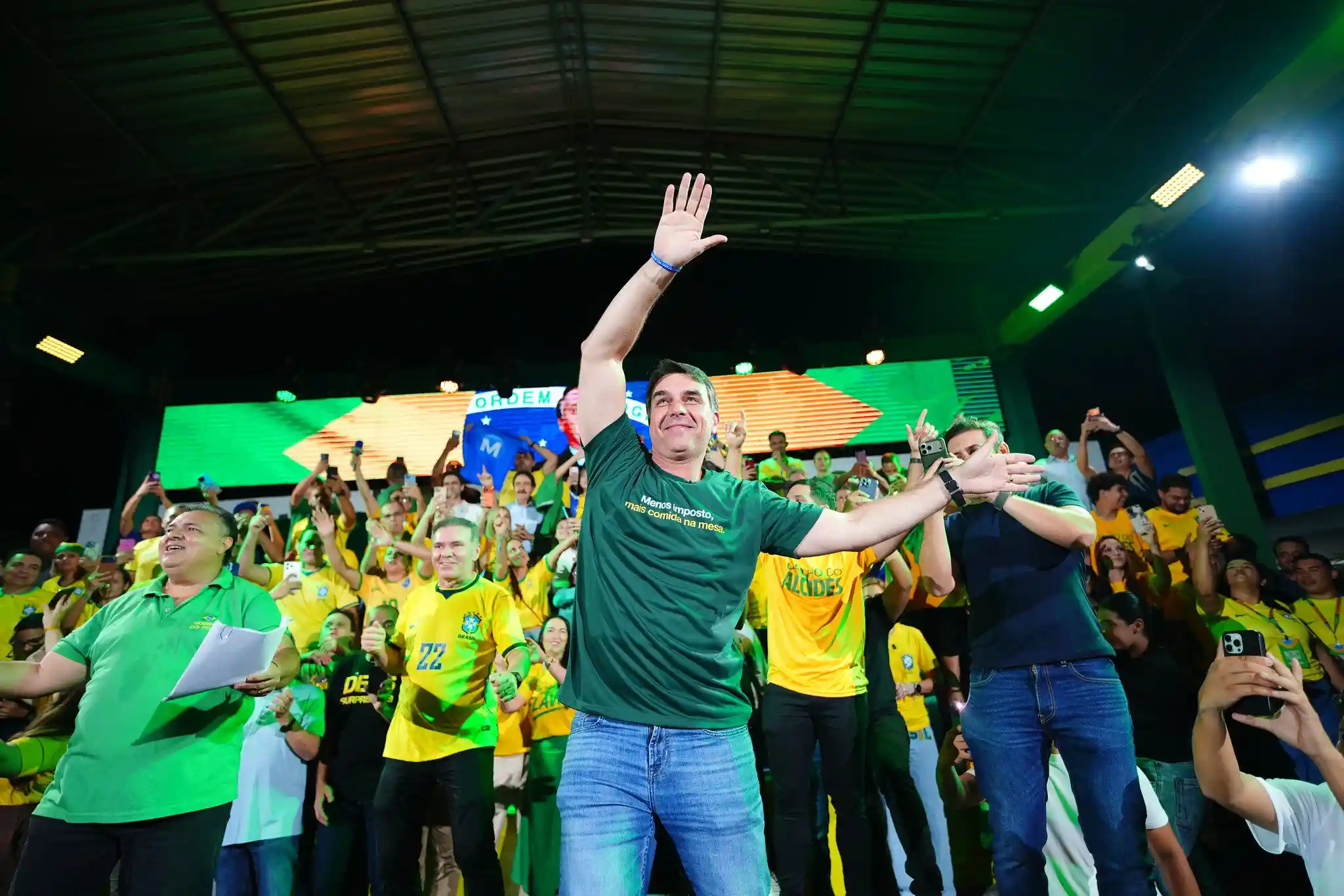 Imagem de Flávio Bolsonaro oficializa candidatura à Presidência em convenção partidária