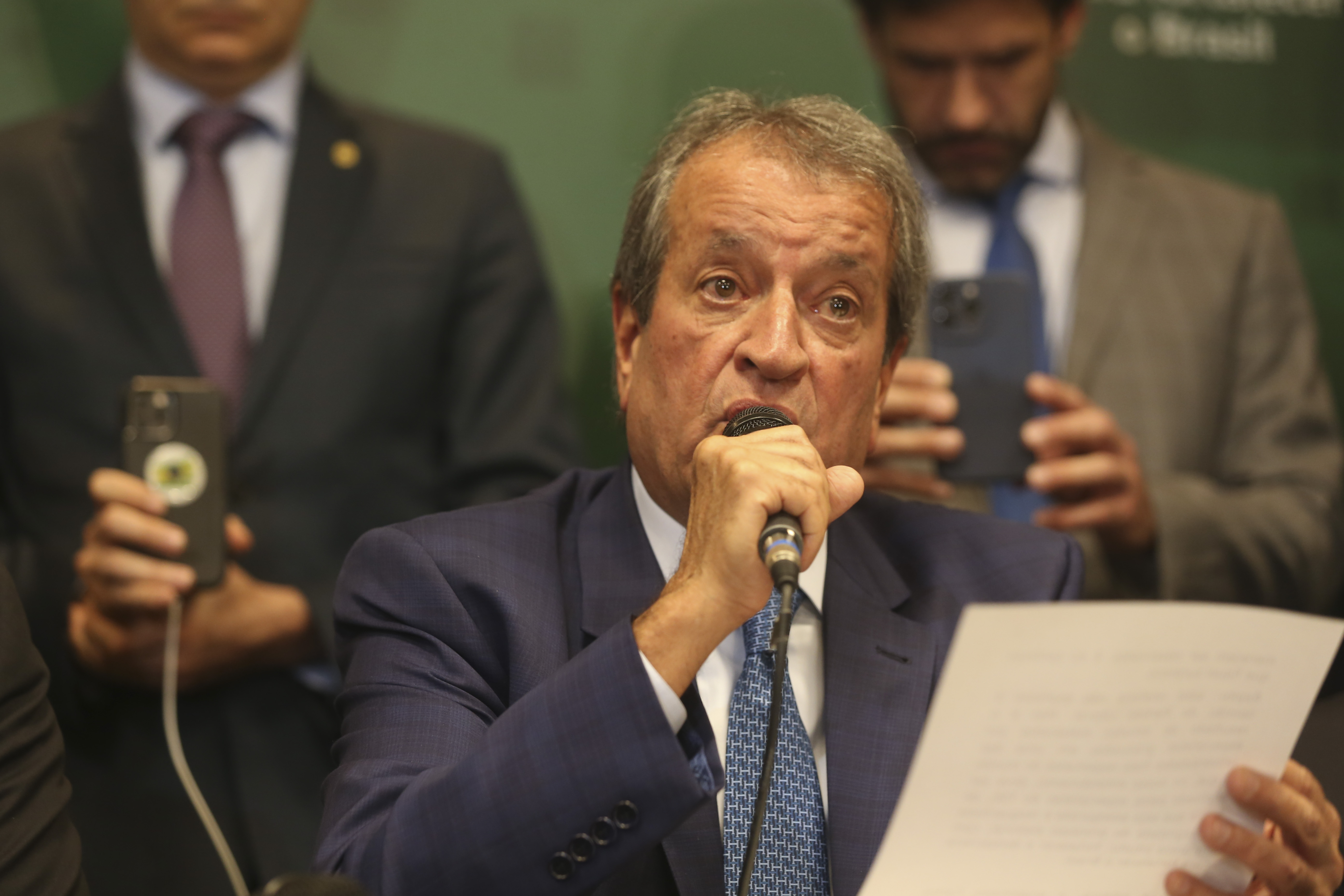 Imagem de Valdemar vê oposição favorita em 2026
