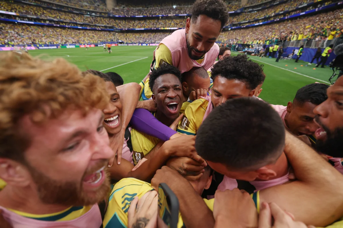 Imagem de Brasil vira sobre o Japão e garante vaga nas oitavas da Copa do Mundo