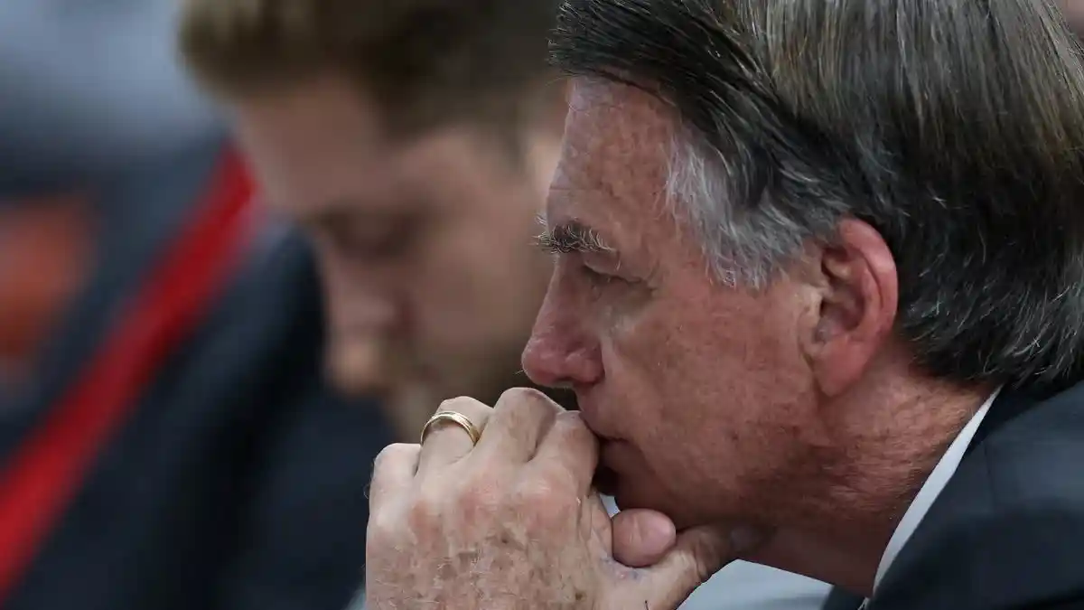 Imagem de Defesa de Bolsonaro nega descumprimento de medidas cautelares