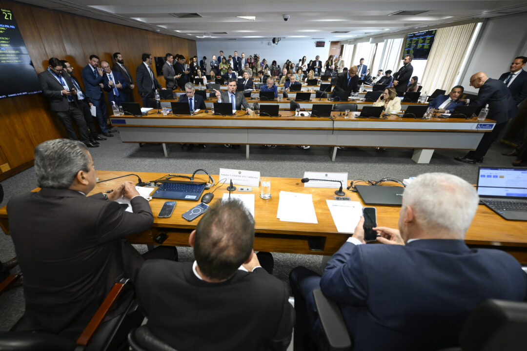 Imagem de CCJ do Senado aprova PL da Dosimetria e abre caminho para redução de penas do 8 de Janeiro