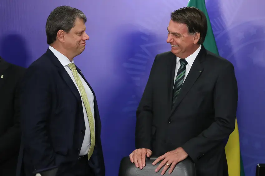 Imagem de Tarcísio reforça lealdade a Bolsonaro: “Gratidão não prescreve nunca”