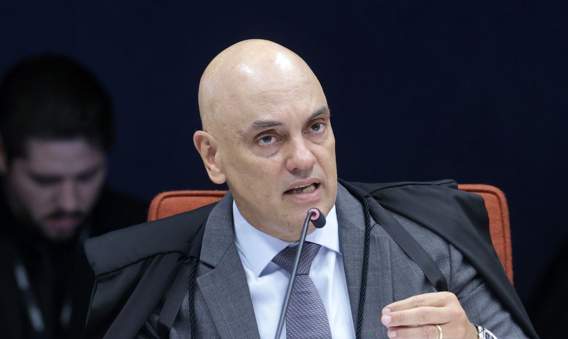 Imagem de Estadão, Folha e Gazeta do Povo defendem saída de Moraes do STF