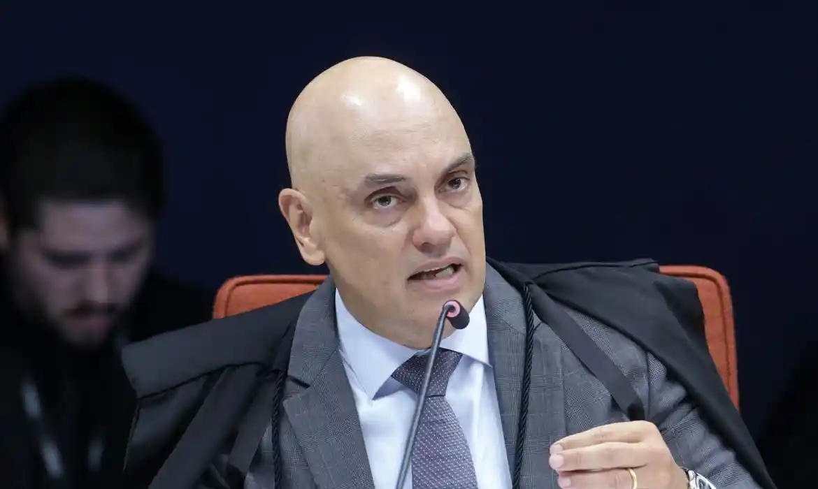 Imagem de Estadão, Folha e Gazeta do Povo defendem saída de Moraes do STF