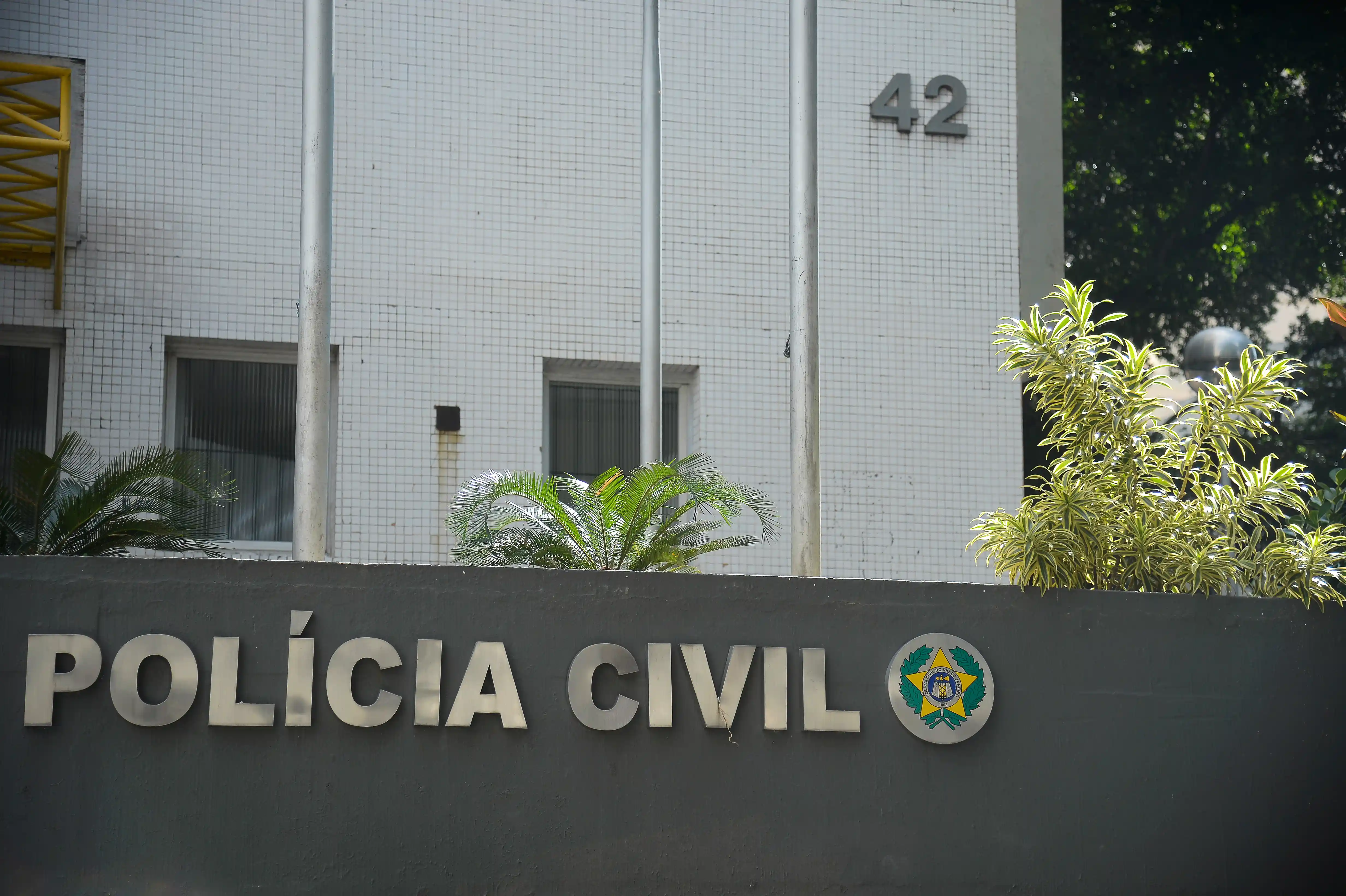 Imagem de Polícia mira grupo suspeito de movimentar R$ 25 milhões com tráfico, milícia e extorsões no Rio