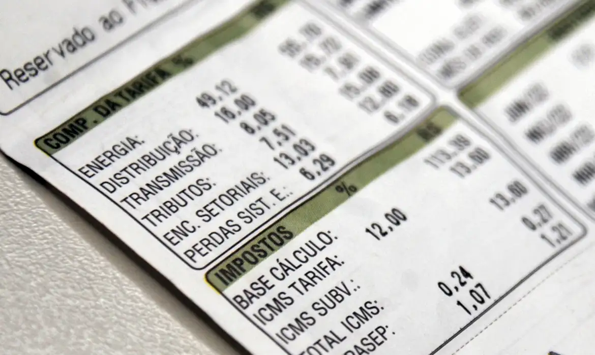 Imagem de Conta de luz dispara 16% e se torna principal vilã da inflação em 2025