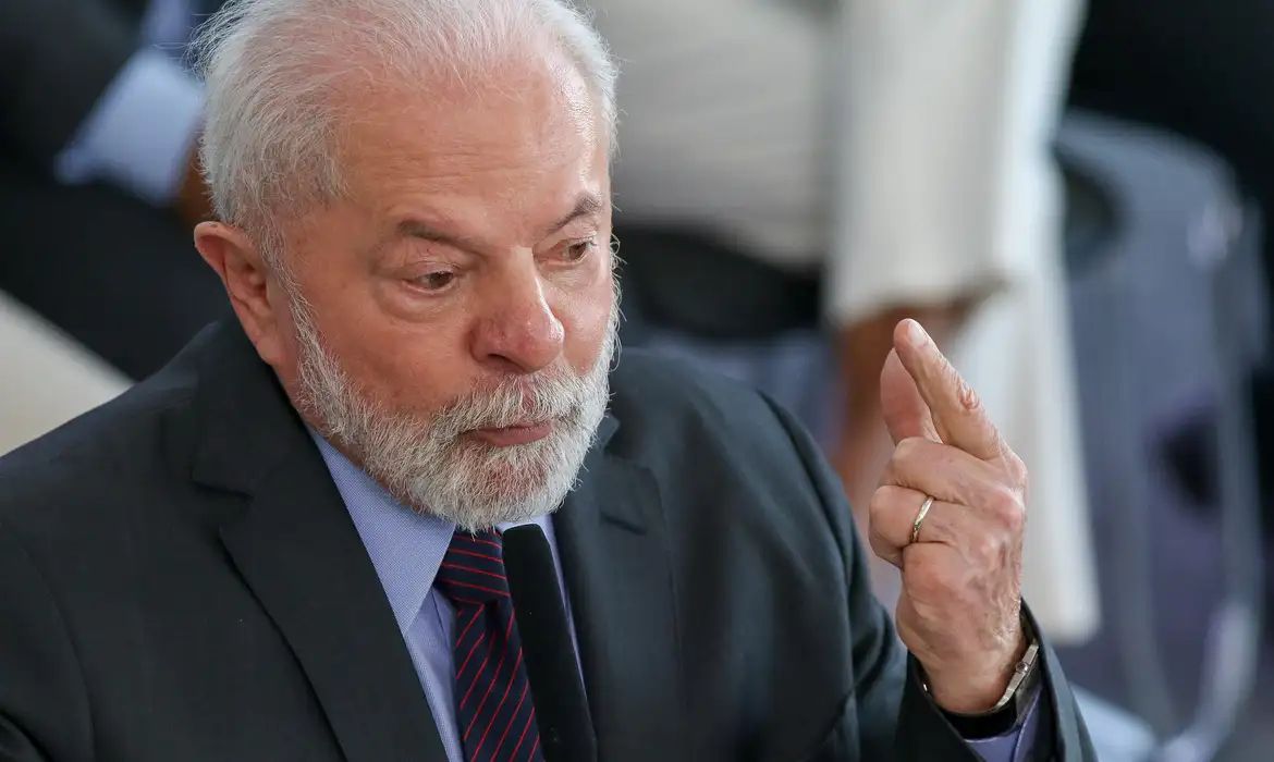 Imagem de Lula enfrenta Trump e promete “regulação definitiva” das big techs no Brasil