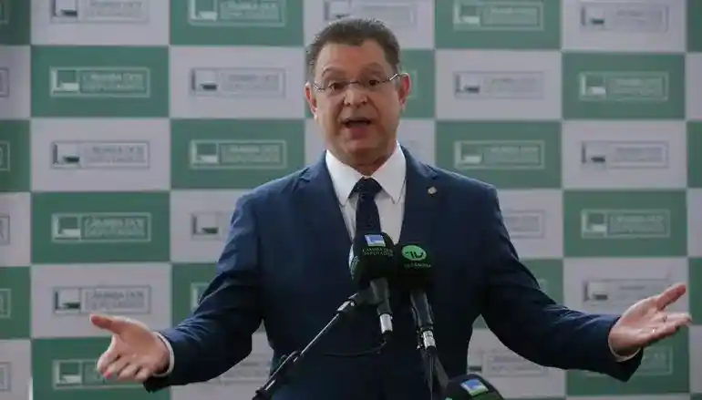 Imagem de Sóstenes Cavalcante rejeita “anistia sem Bolsonaro” e critica articulação de Alcolumbre