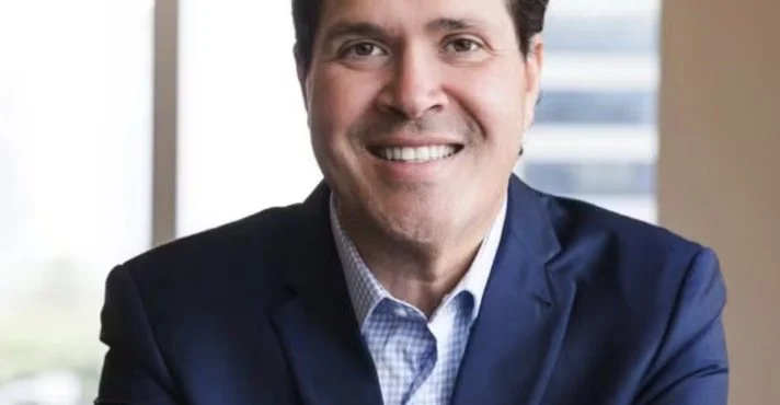 Imagem de Advogado ligado a Vorcaro declara patrimônio milionário e vira alvo de investigação da PF