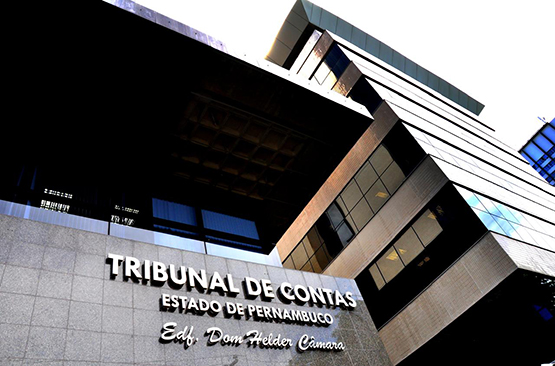 Imagem de Auditoria aponta irregularidades e prejuízo milionário em contratos da gestão João Campos