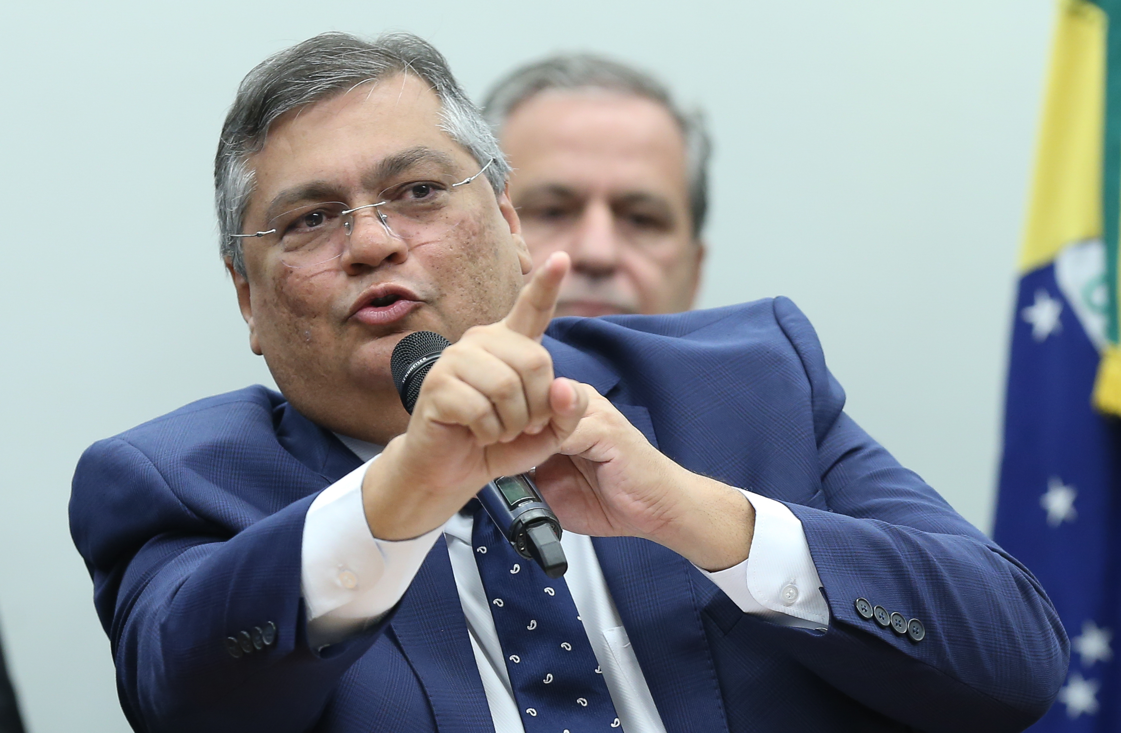 Imagem de Dino sugere que vigília por Bolsonaro poderia “repetir condutas” do 8 de janeiro