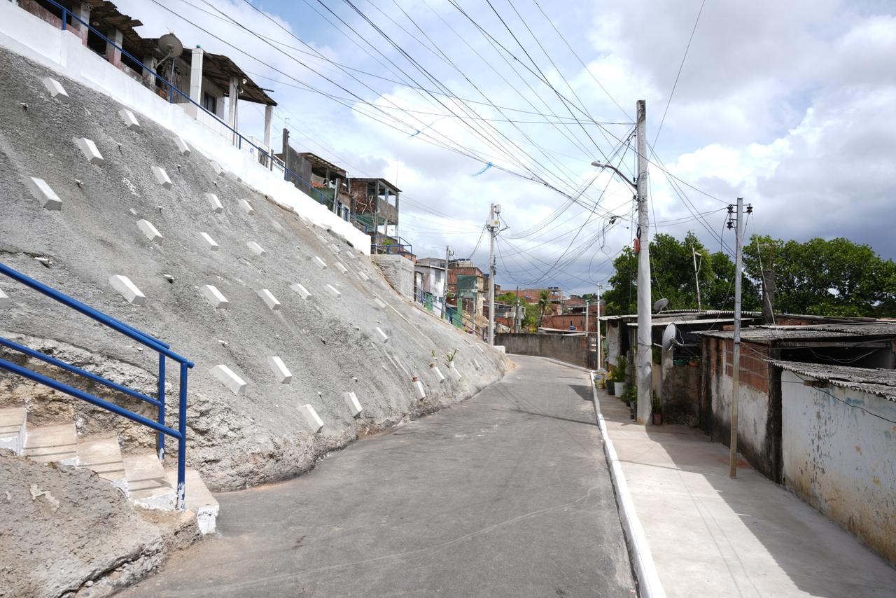 Imagem de Contenção de encosta garante segurança a cerca de 100 famílias em Canabrava
