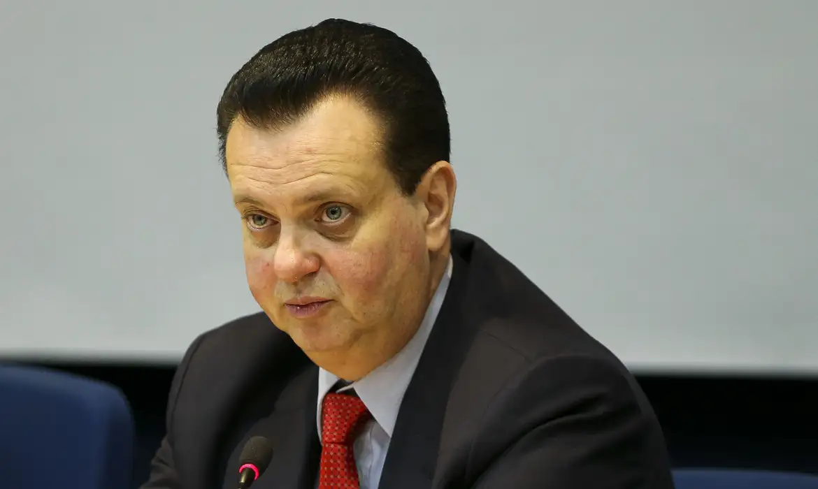 Imagem de Kassab vê desgaste político para Flávio Bolsonaro após divulgação de áudio com Vorcaro