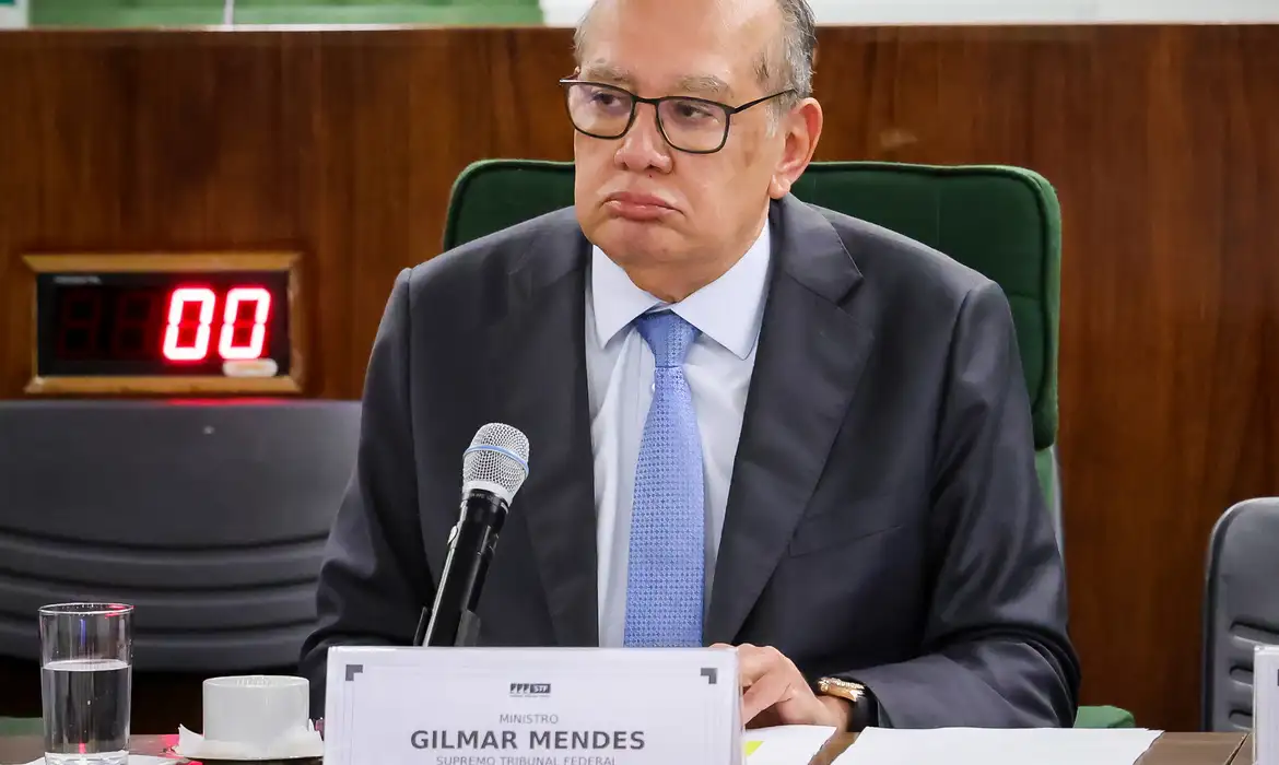 Imagem de Gilmar suspende julgamento sobre primo de Vorcaro