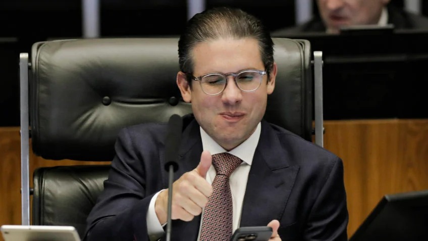 Presidente da Câmara deve se reunir com integrantes do governo na próxima semana