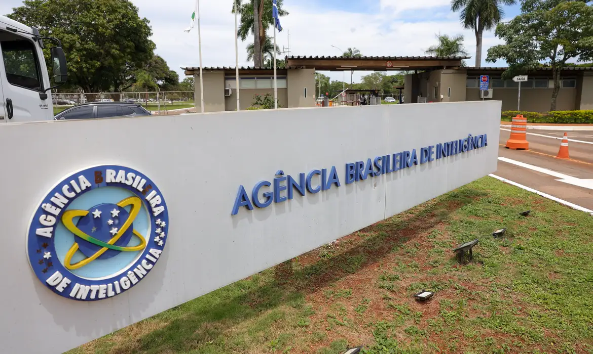 Imagem de Governo Lula abre licitação de R$ 403 mil para equipar academia da Abin