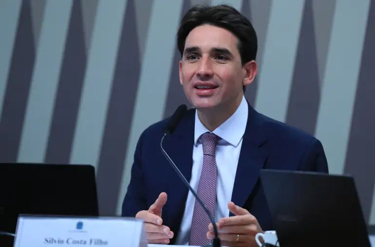 O ministro Silvio Costa Filho, filiado ao Republicanos