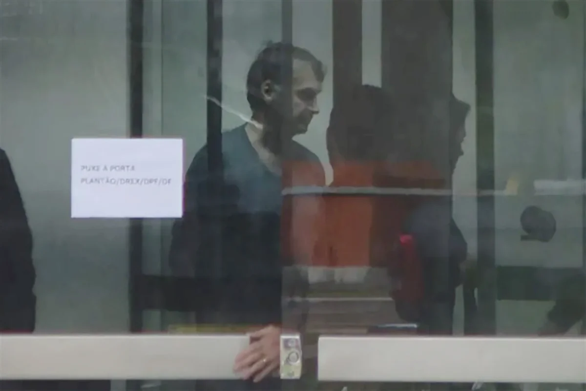 Imagem de Jair Bolsonaro passa por ultrassom e médicos recomendam cirurgia para hérnias inguinais, diz advogado