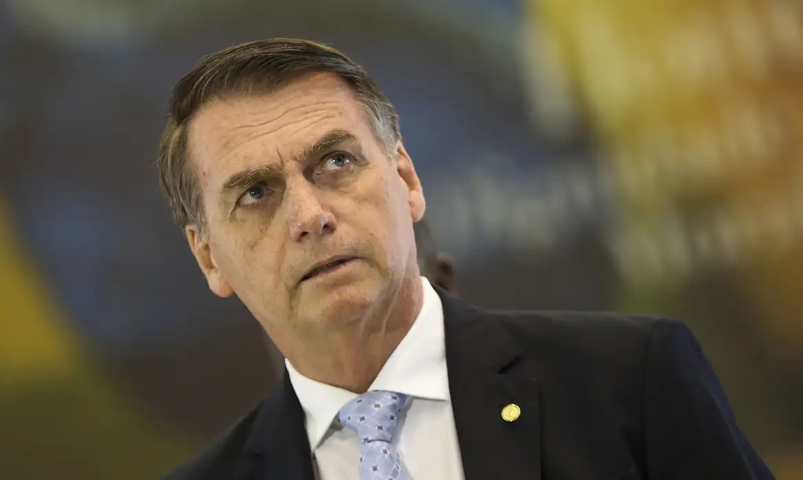 Imagem de Bolsonaro se prepara para possível prisão na Papuda e aliados planejam reação política