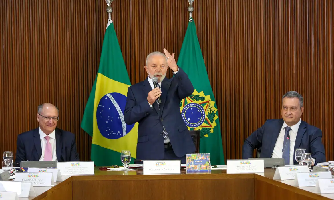 Imagem de Governo critica proposta dos EUA de ampliar tarifas sobre produtos brasileiros