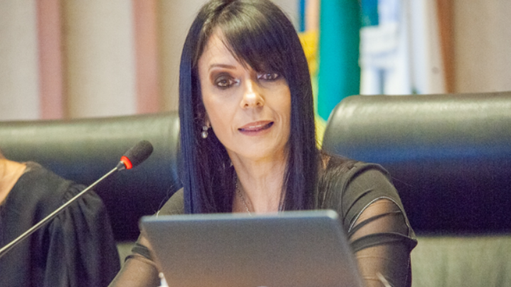 Imagem de Delegada da PF inicia cumprimento de pena após decisão de Moraes em caso da trama golpista